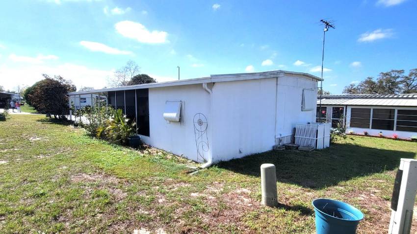 88 Emerald Drive a Dundee, FL Mobile or Manufactured Home for Sale